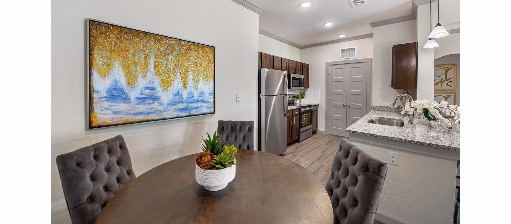 dining room at The Preserve at Gateway Apartments