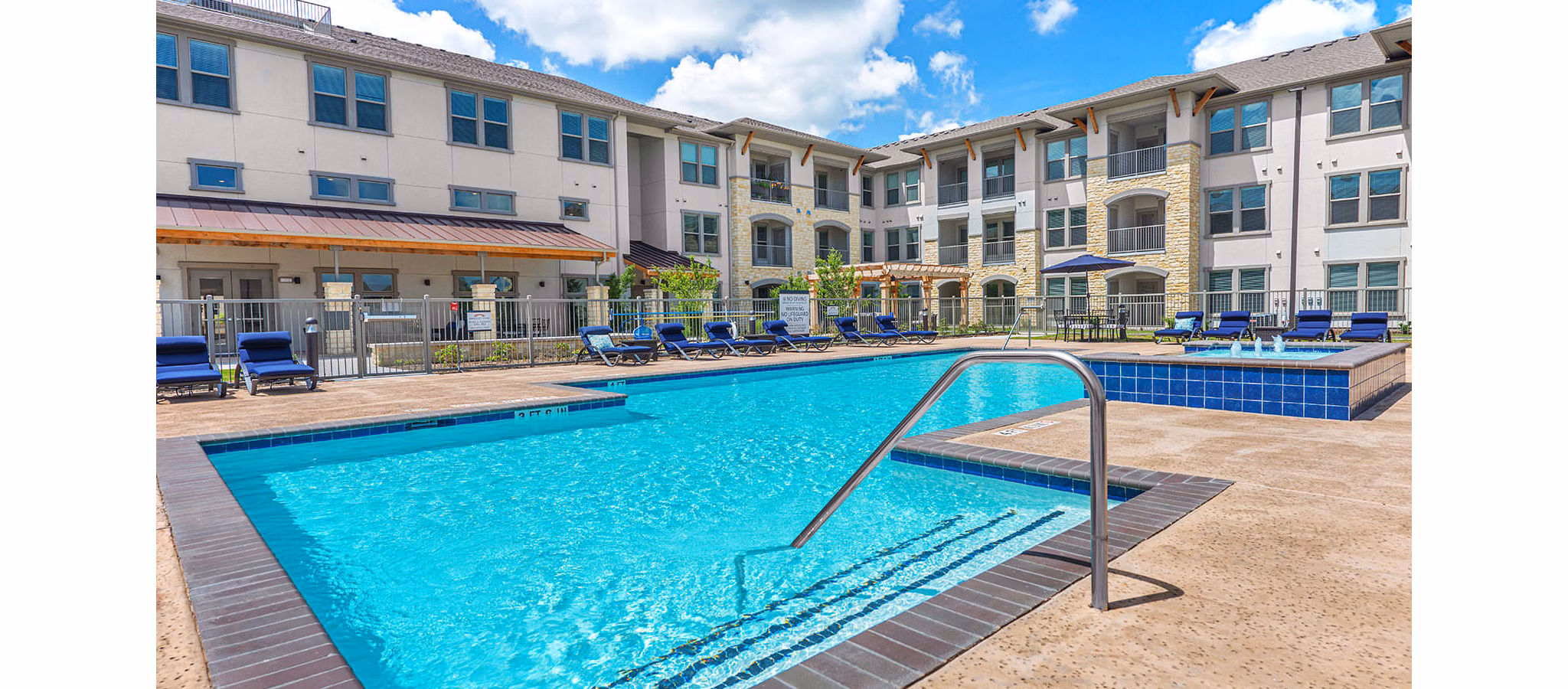 pool at The Preserve at Gateway Apartments