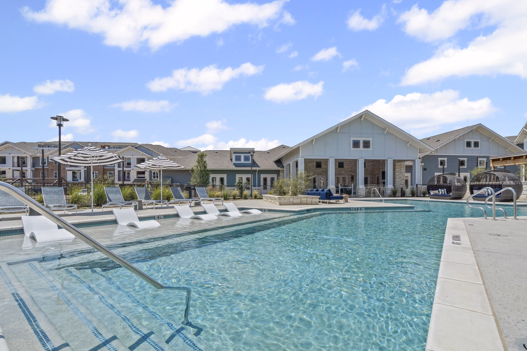 pool at Alpine Creekside Apartments