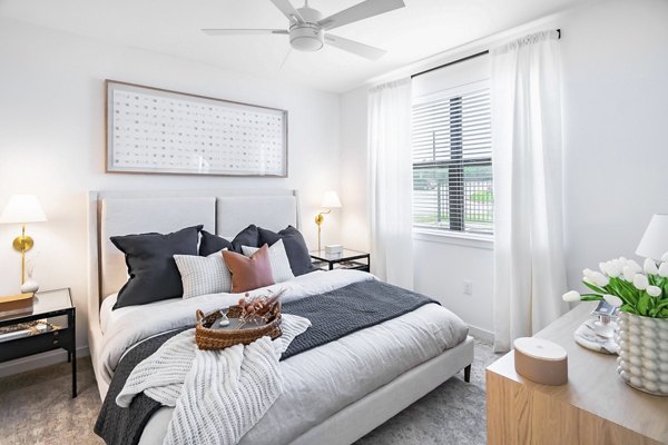 bedroom at Citizen House Blue Bluff Apartments