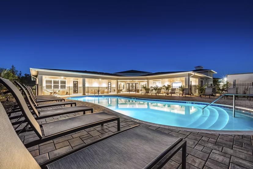 pool at Solamar Apartment Homes Kissimmee Apartments 