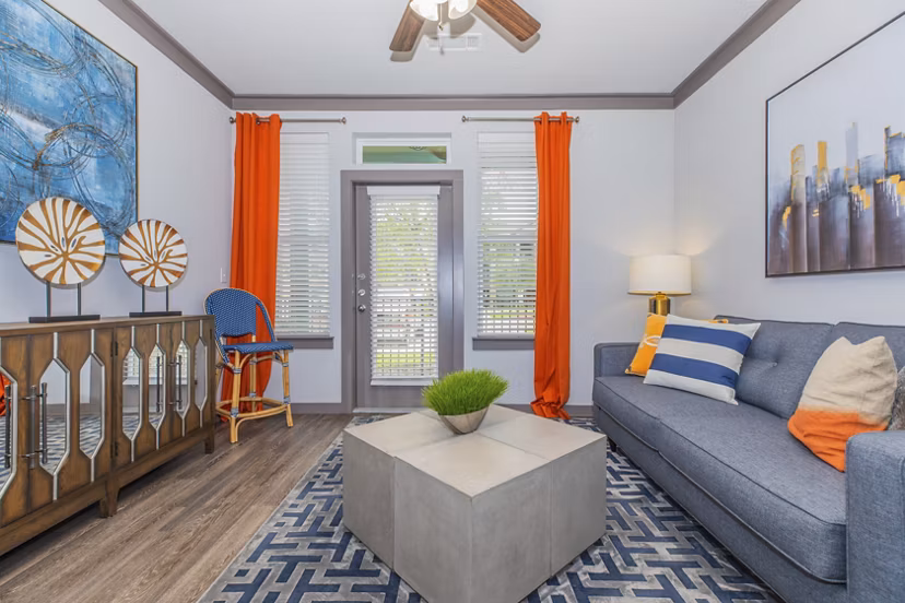living room at Willowbend Phase 1 Apartments 