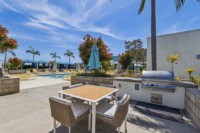 grill area at Nineteen01 Apartments 