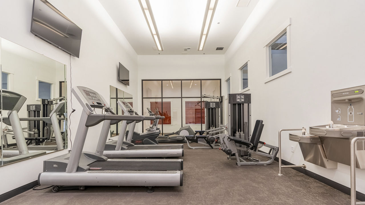 Gym at 850 On The Avenue (2 of 4)