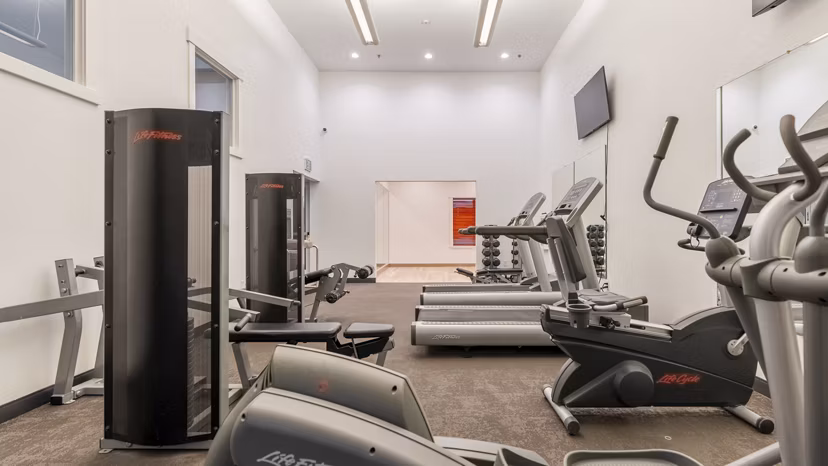 fitness center at 850 on the Avenue Apartments