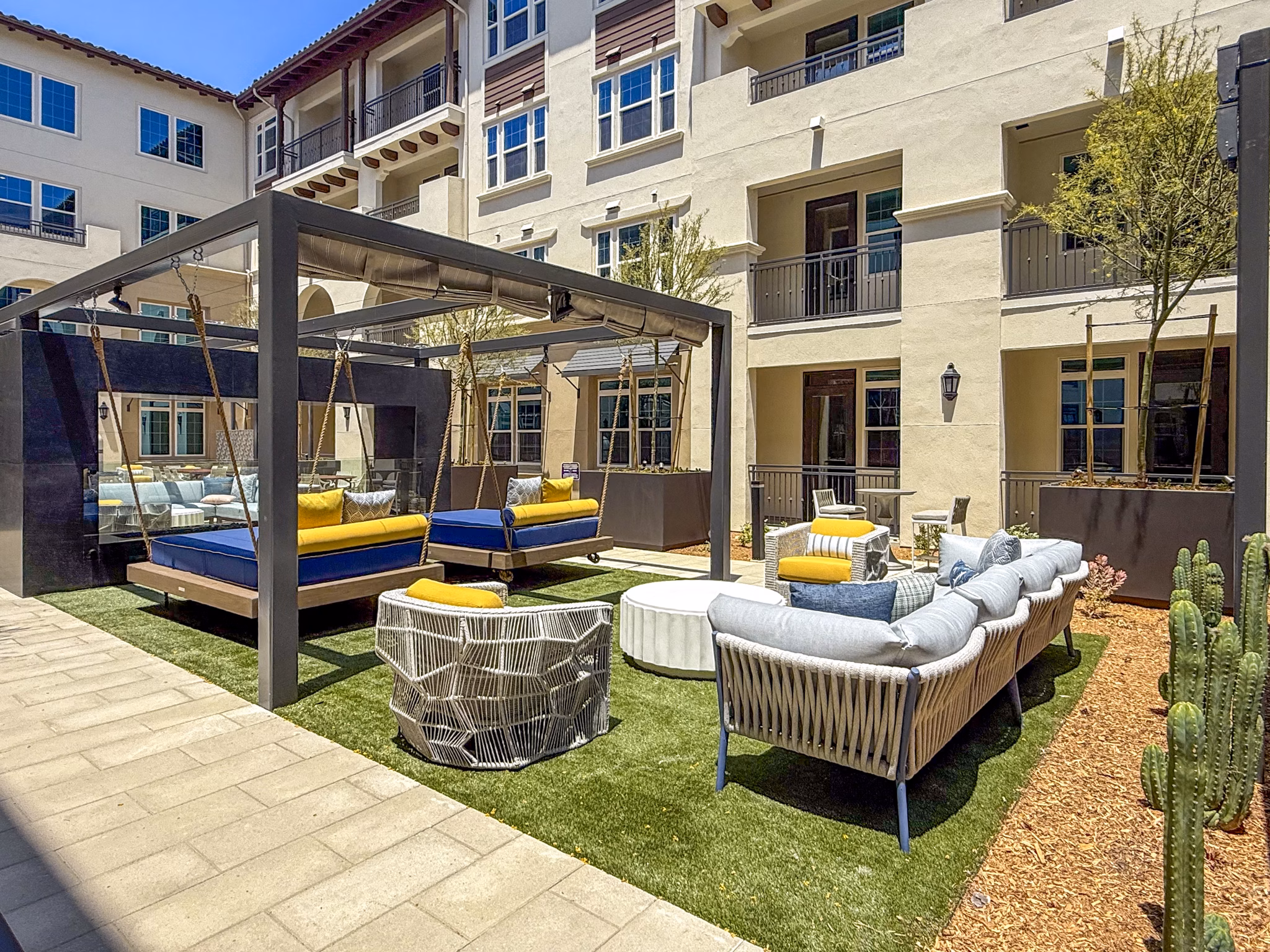grill area at Lucia at Aviara Apartments 