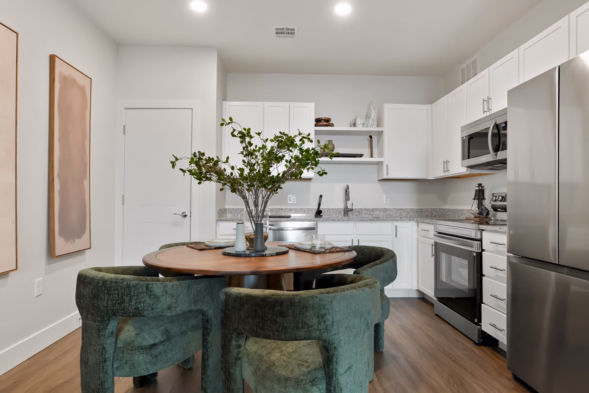 dining room at Prose at Parkvale Apartments 