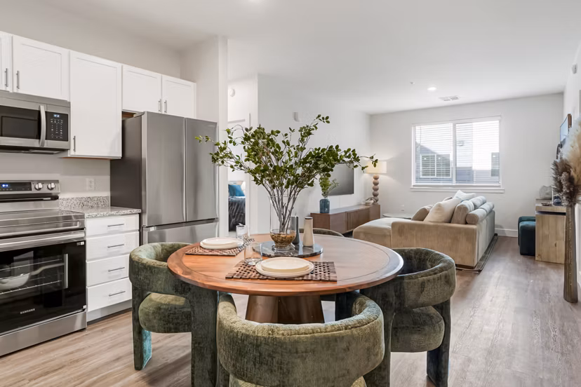 dining room at Prose at Parkvale Apartments 