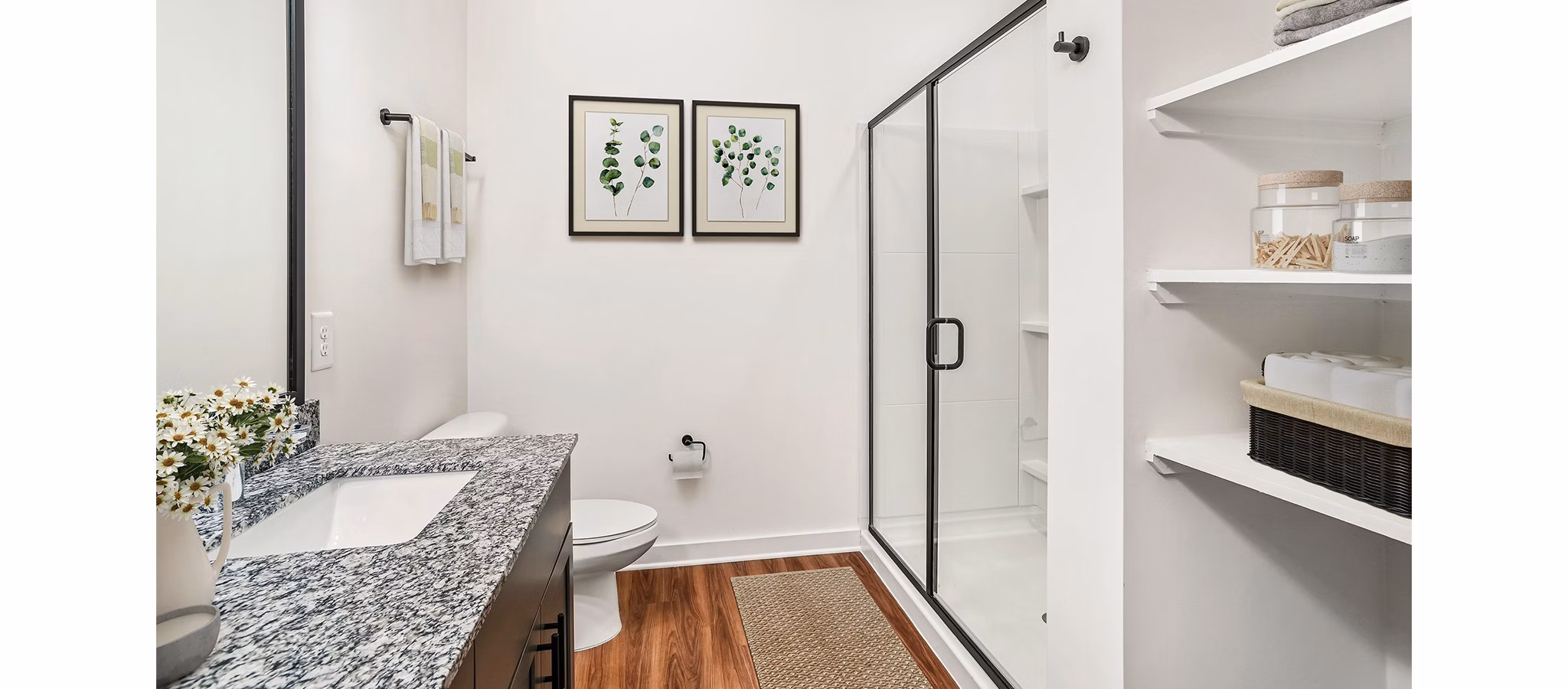 bathroom at Wellen Apartments