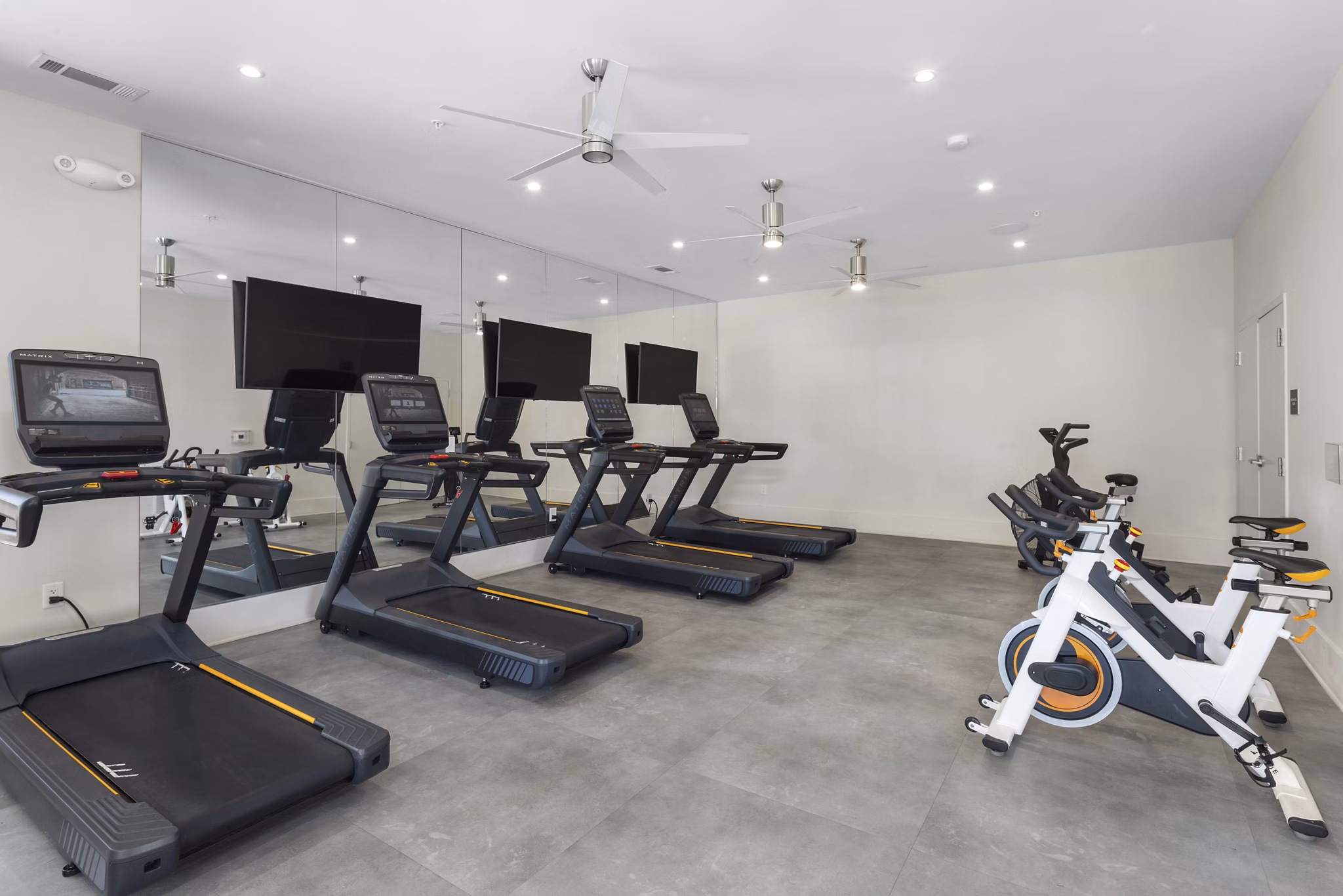 fitness center at Wellen Apartments 