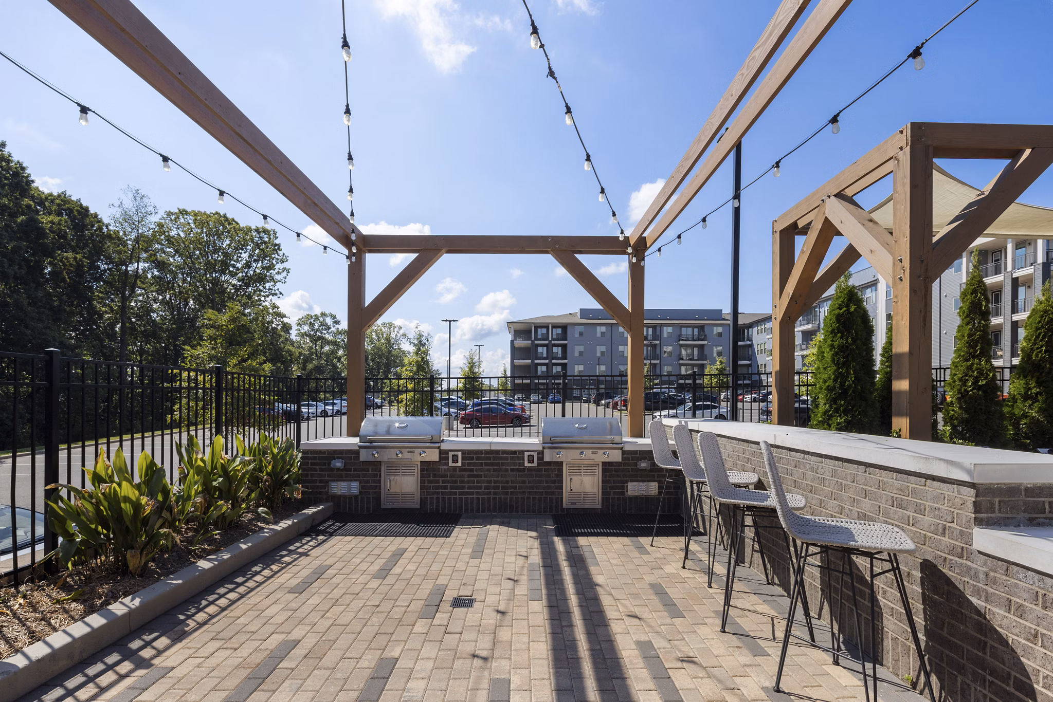 grill area at Wellen Apartments 