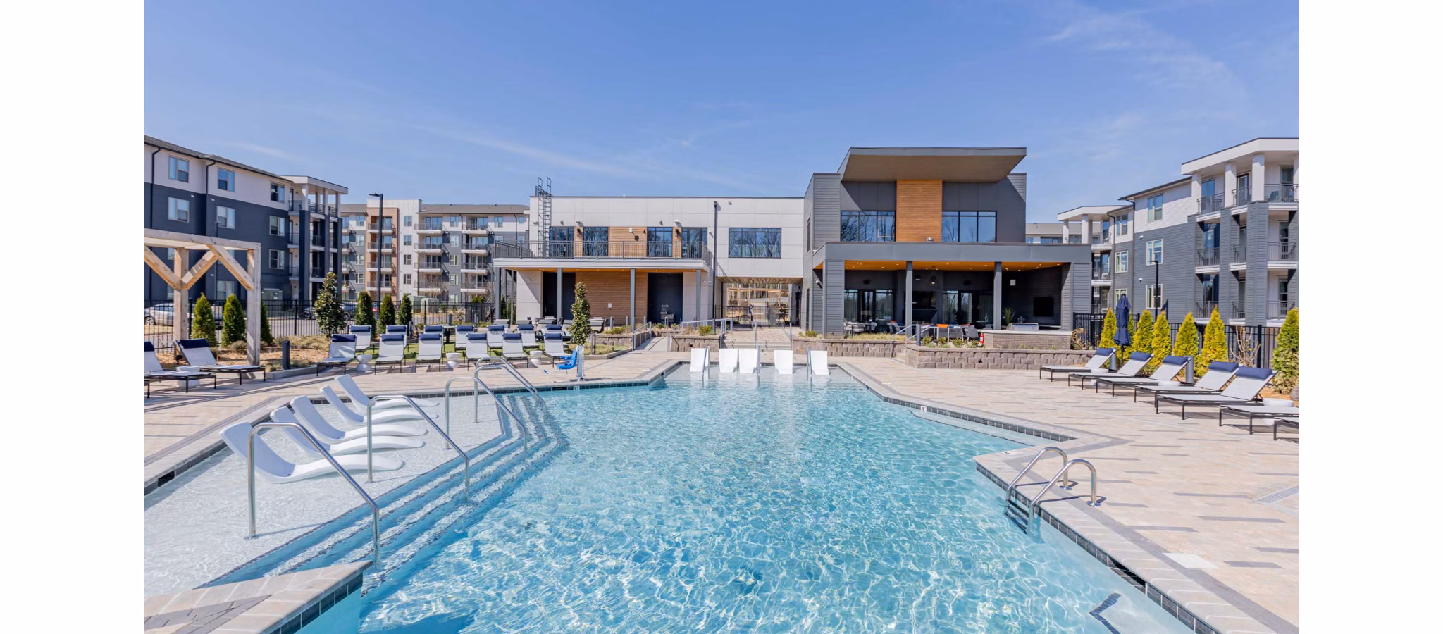 pool at Wellen Apartments