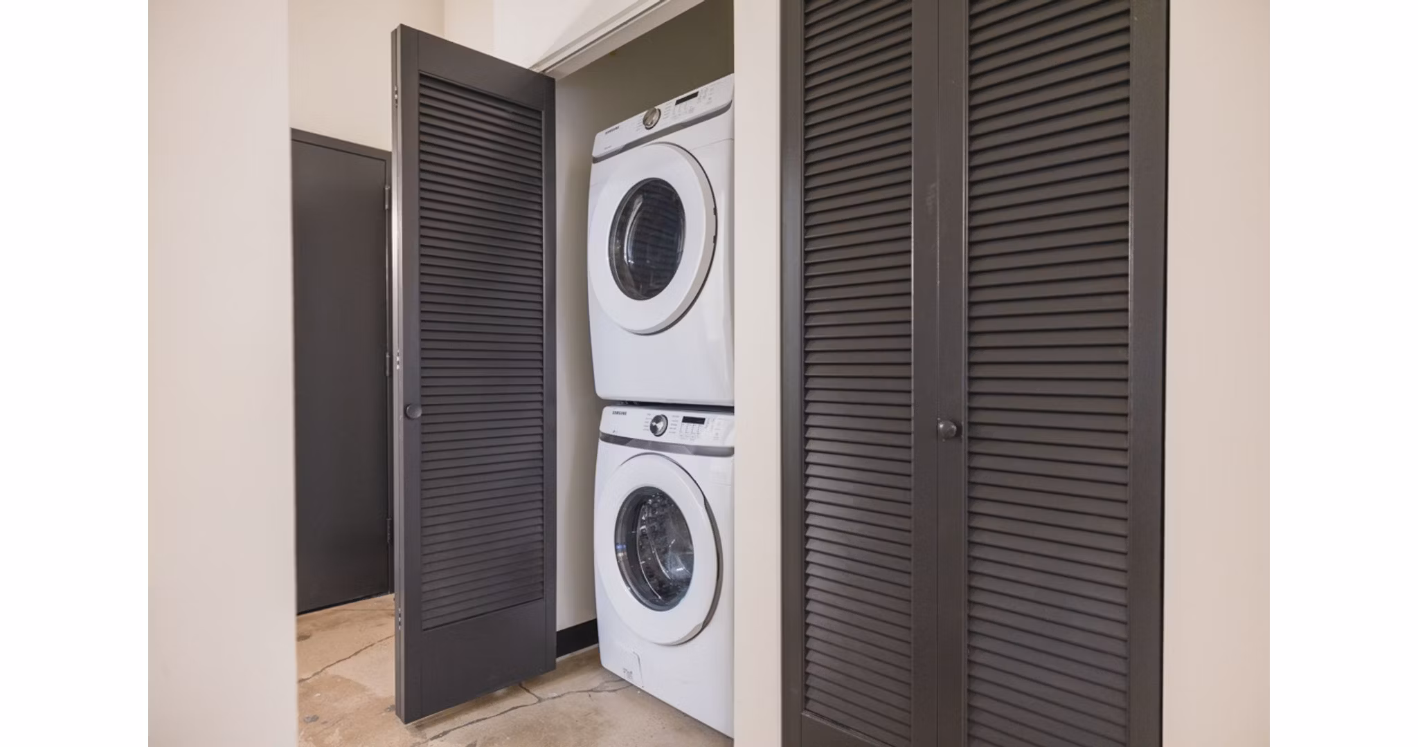 laundry room at Poth Brewery Lofts Apartments