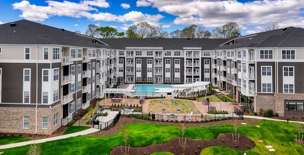building/exterior at Montage at Marquis Hills Apartments