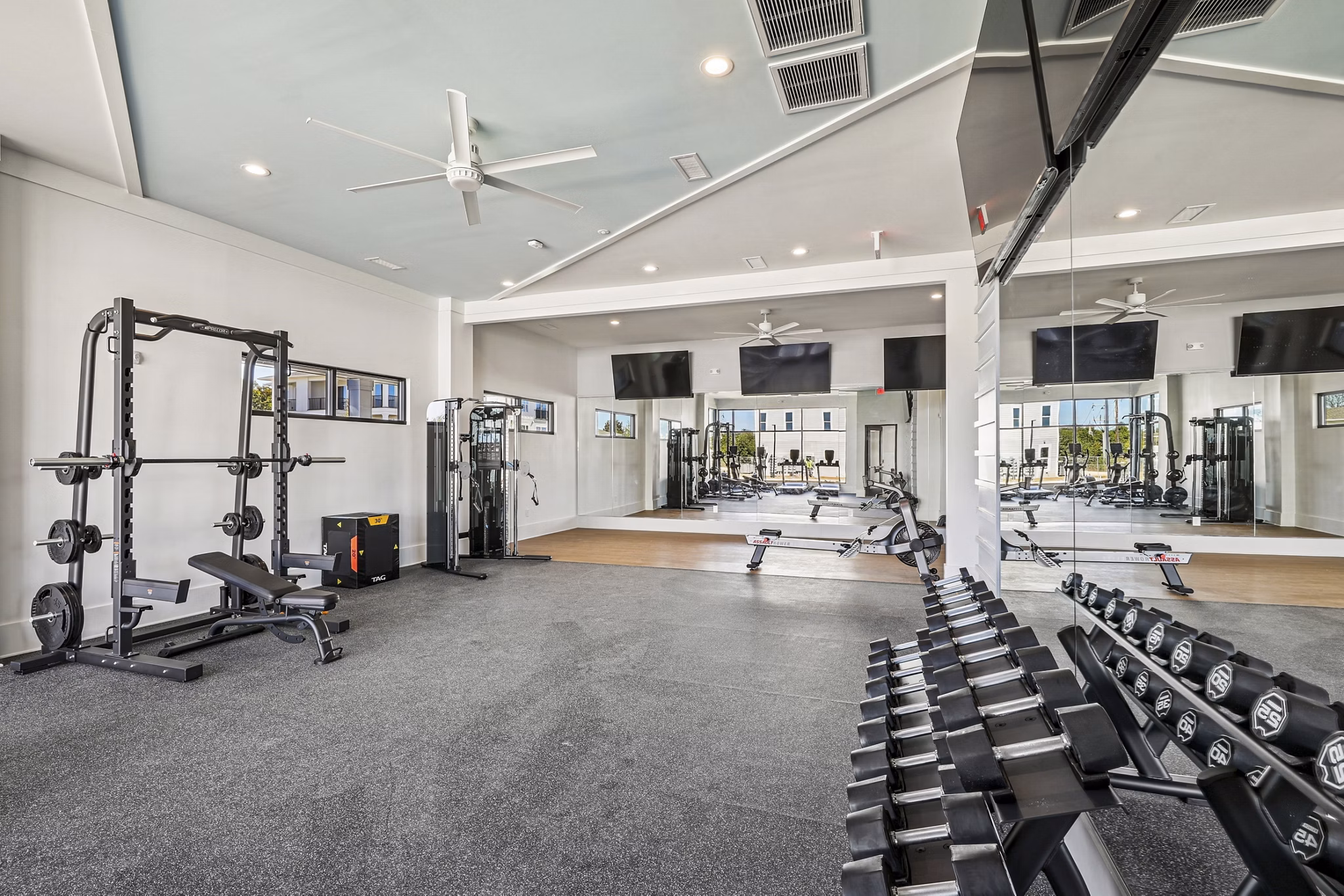fitness center at Rio Point Apartments