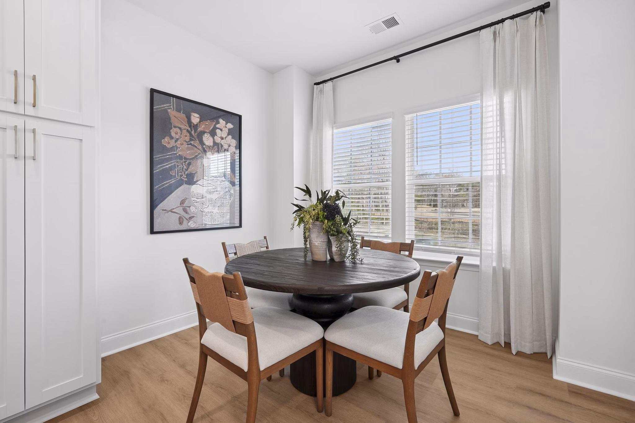 Dining Room at Groves Apartments