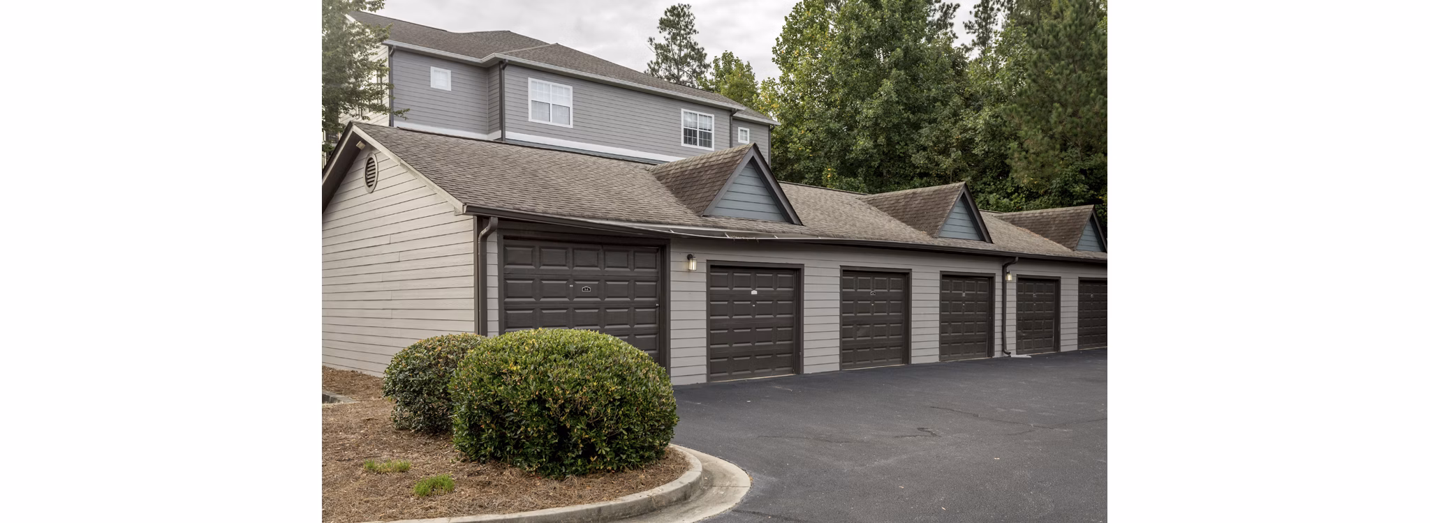 building/exterior at Peachtree Landing Apartments