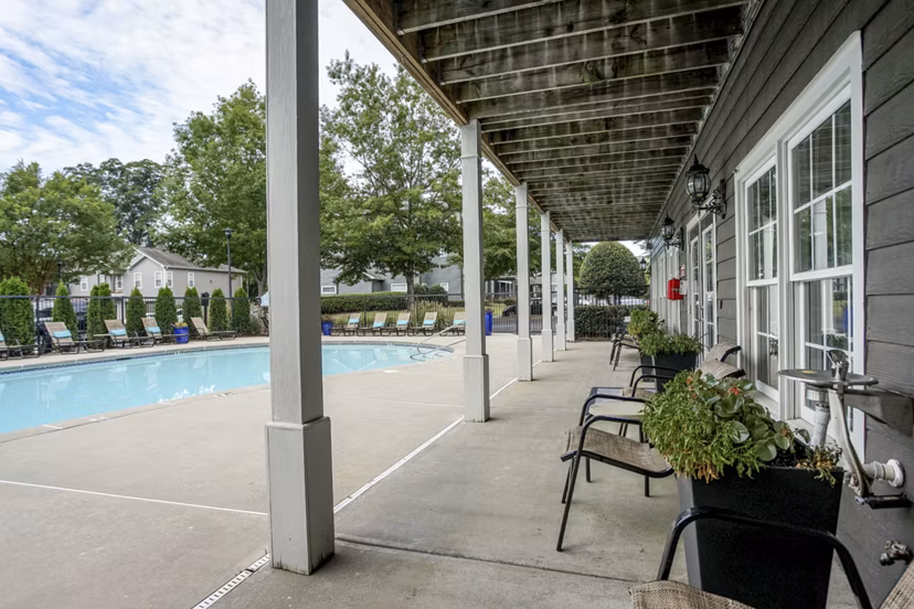 pool at Peachtree Landing