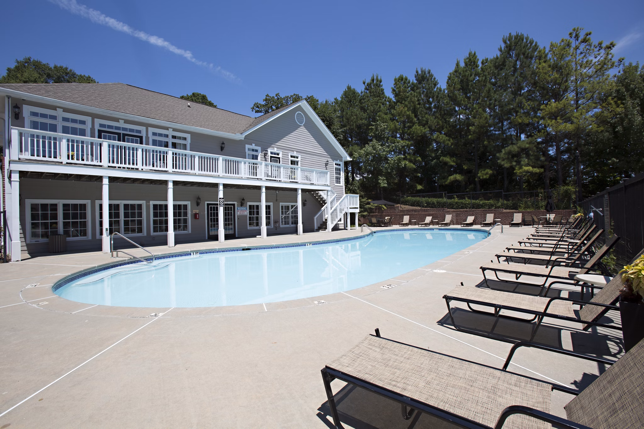 pool at Peachtree Landing