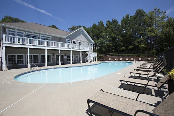 pool at Peachtree Landing