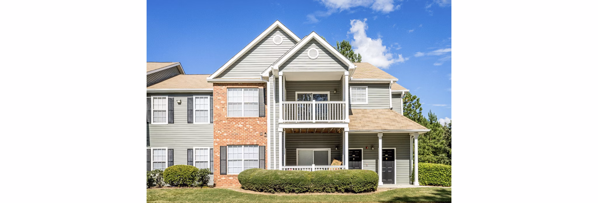 building/exterior at Eastwood Village Apartment