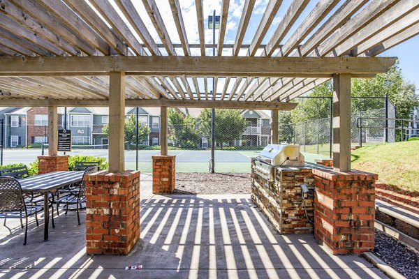 grill area/patio at Eastwood Village Apartments