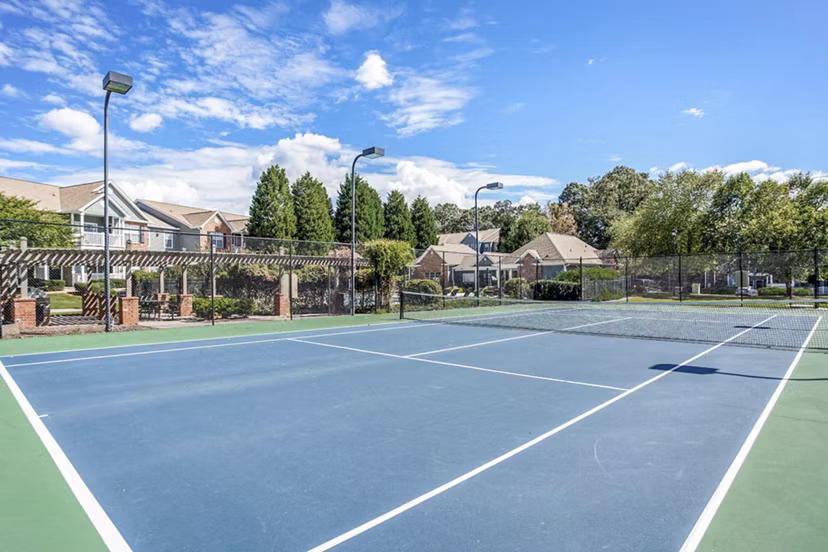 tennis court at Eastwood Village Apartments