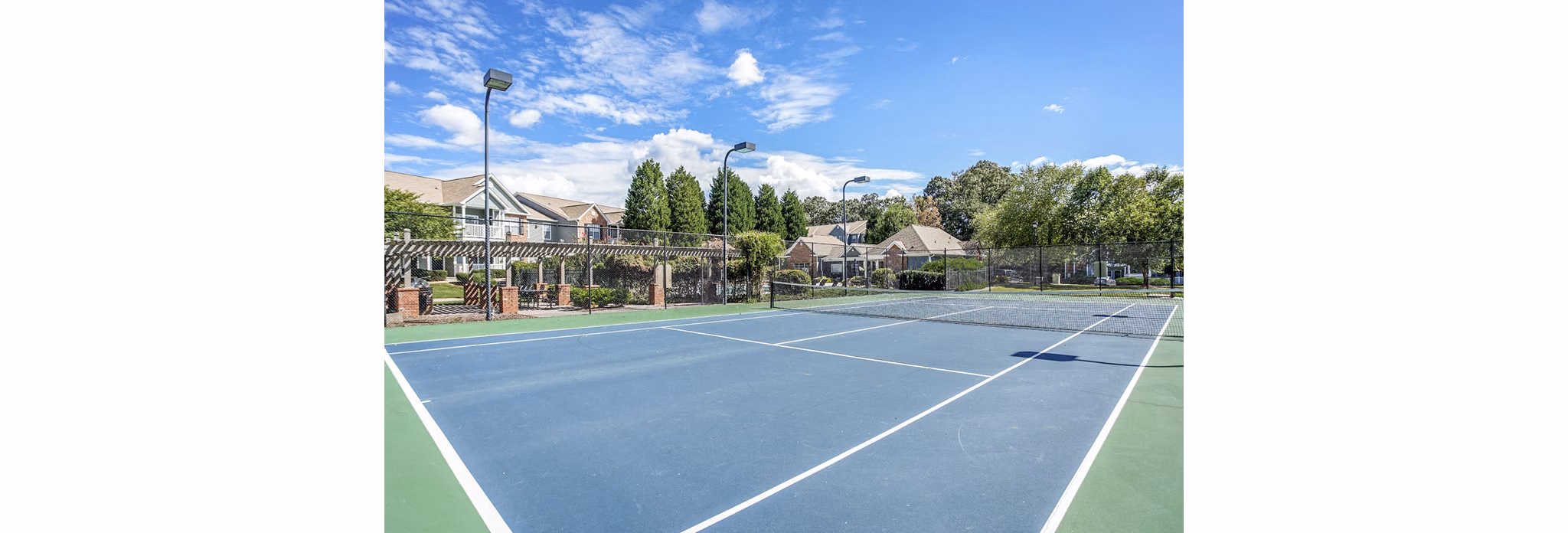 tennis court at Eastwood Village Apartments
