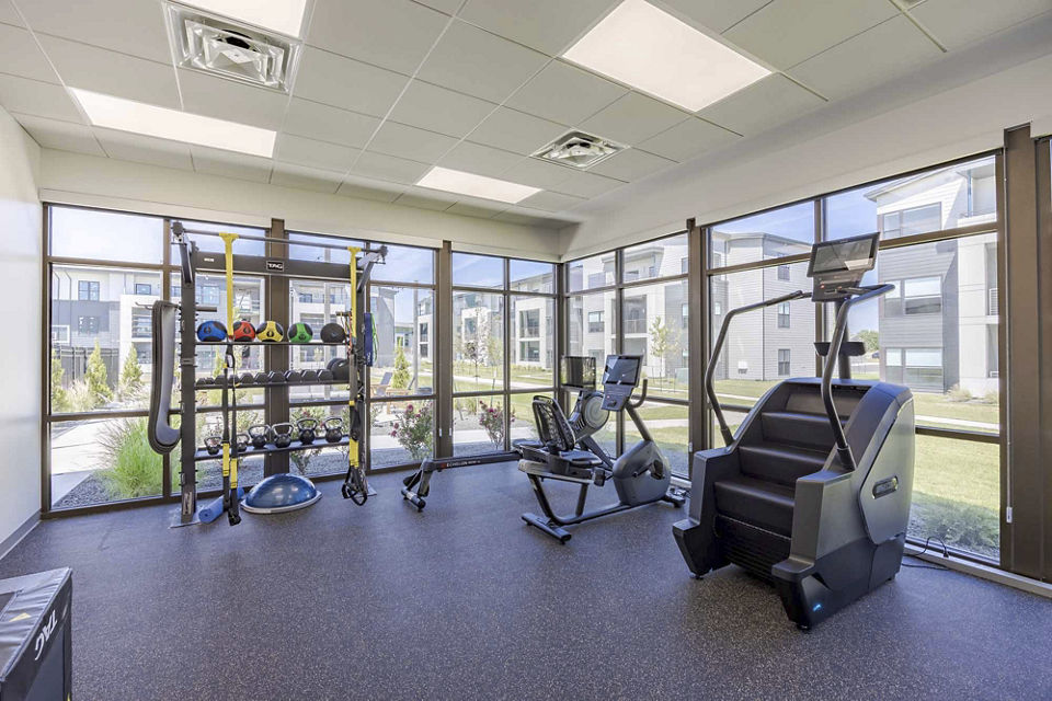 fitness center at Ovation Apartments