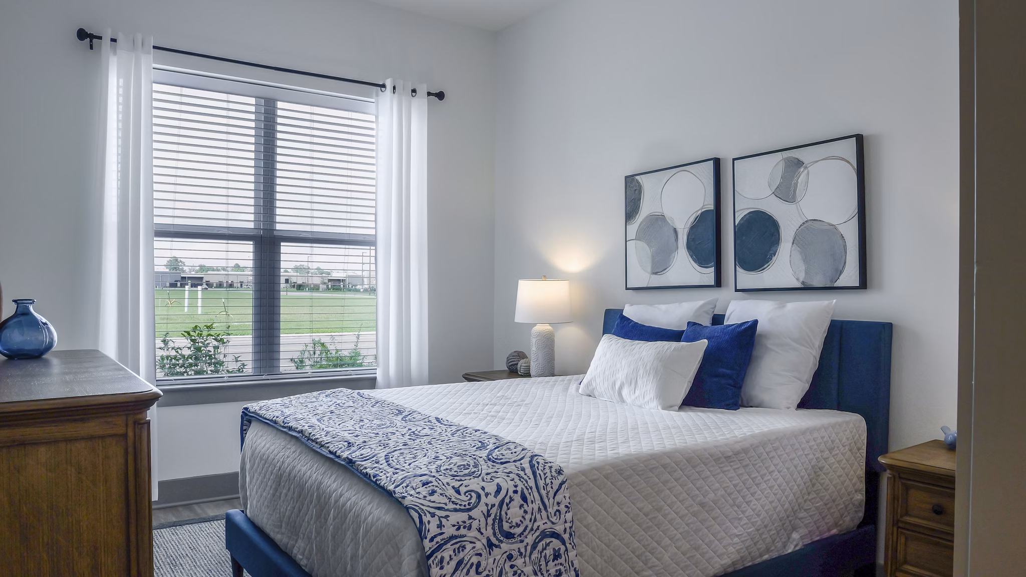 bedroom at The Oaks at Riverbend Apartments 