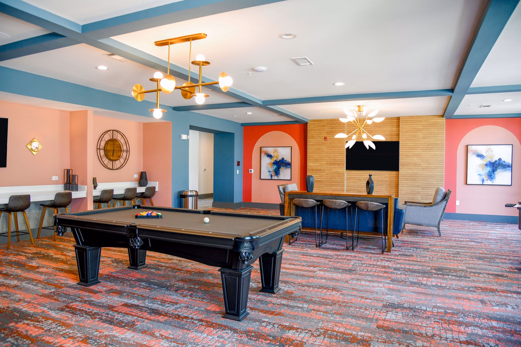 clubhouse at The Oaks at Riverbend Apartments 