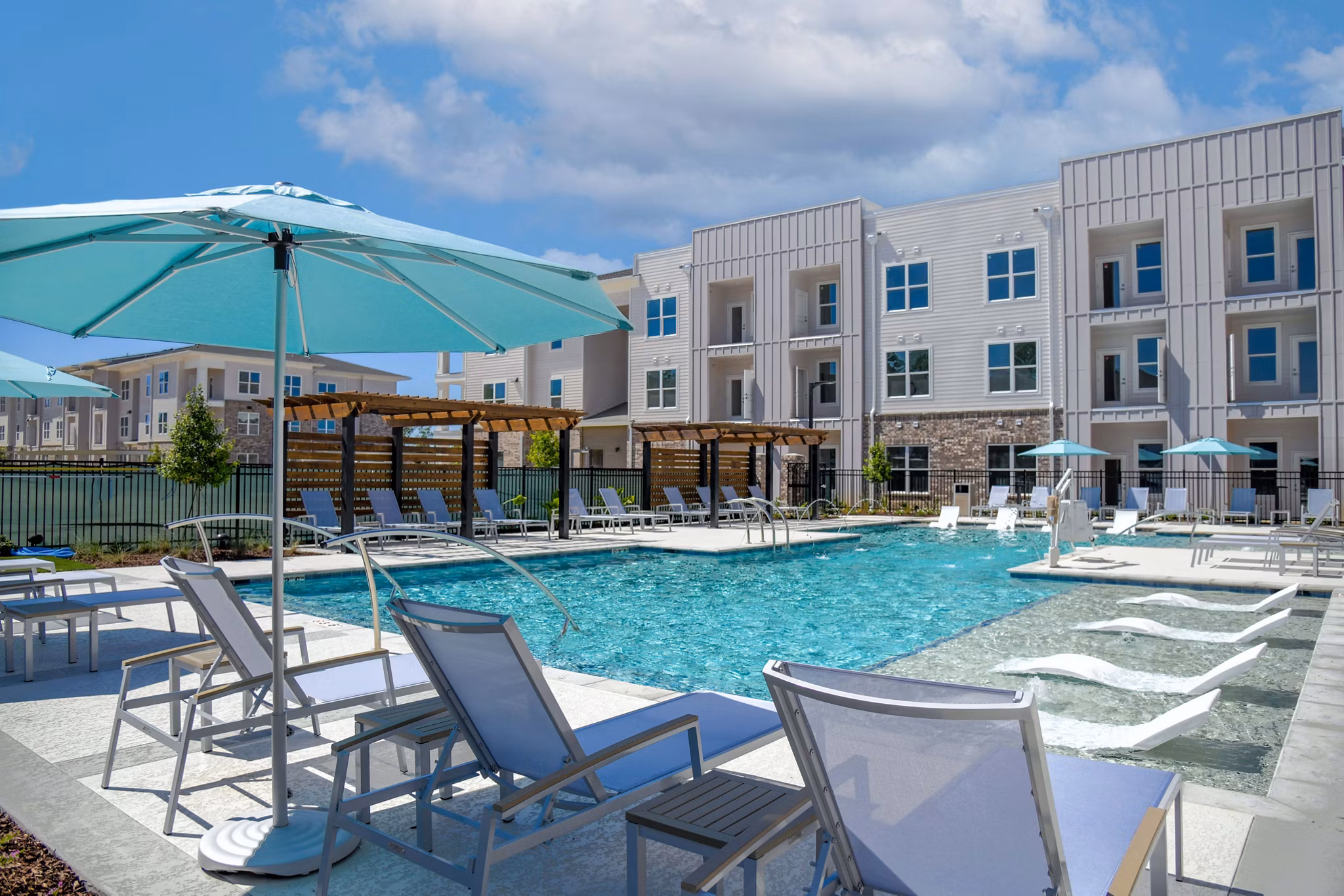 Property images of The Oaks at Riverbend
