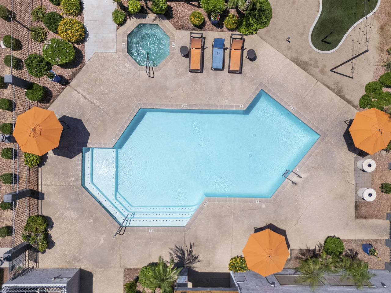 Pool at Newport (3 of 3)