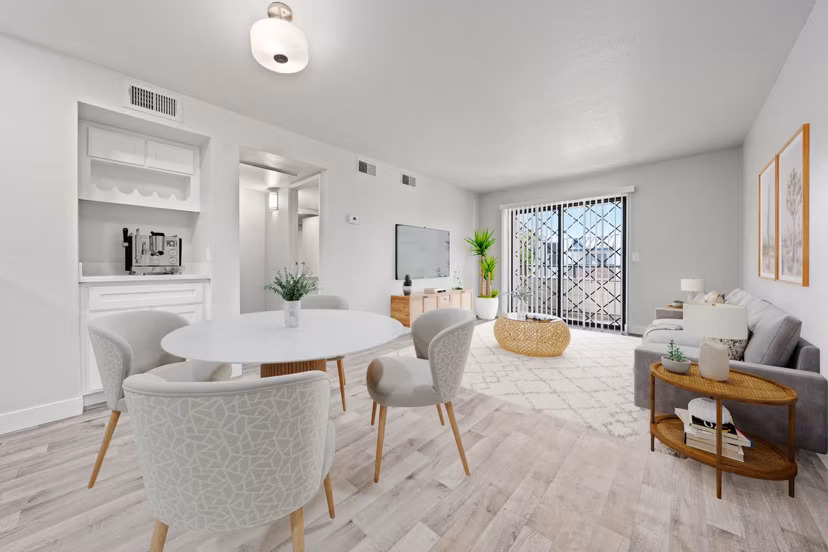 dining room at Station 21 Apartments