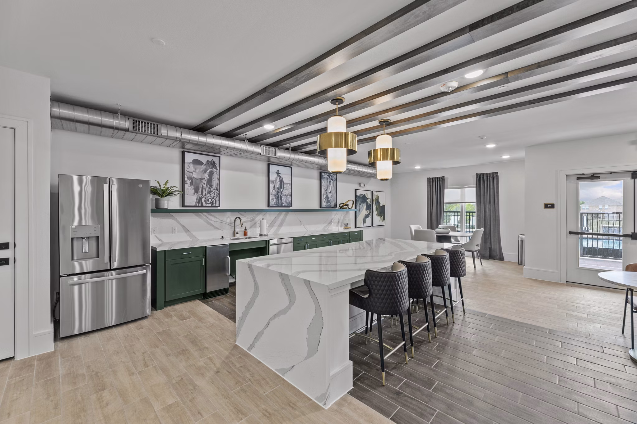 dining room at North Park Landing Apartments 