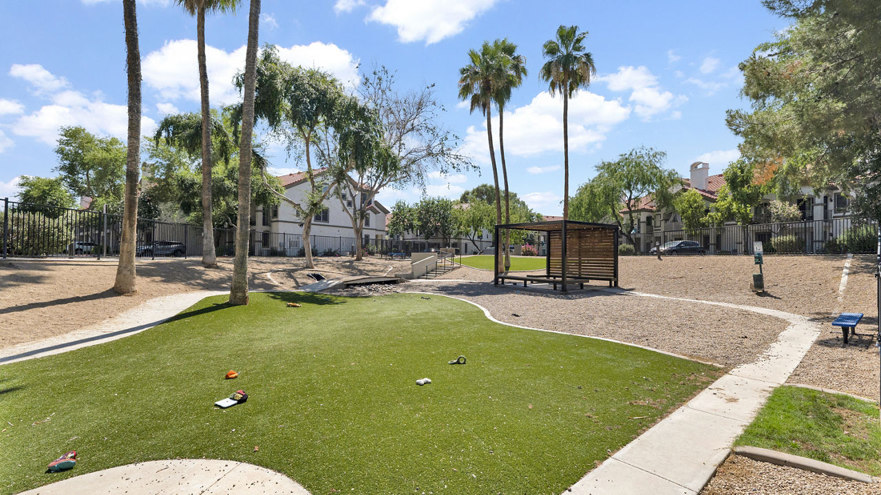 Dog park at The Catherine (2 of 2)