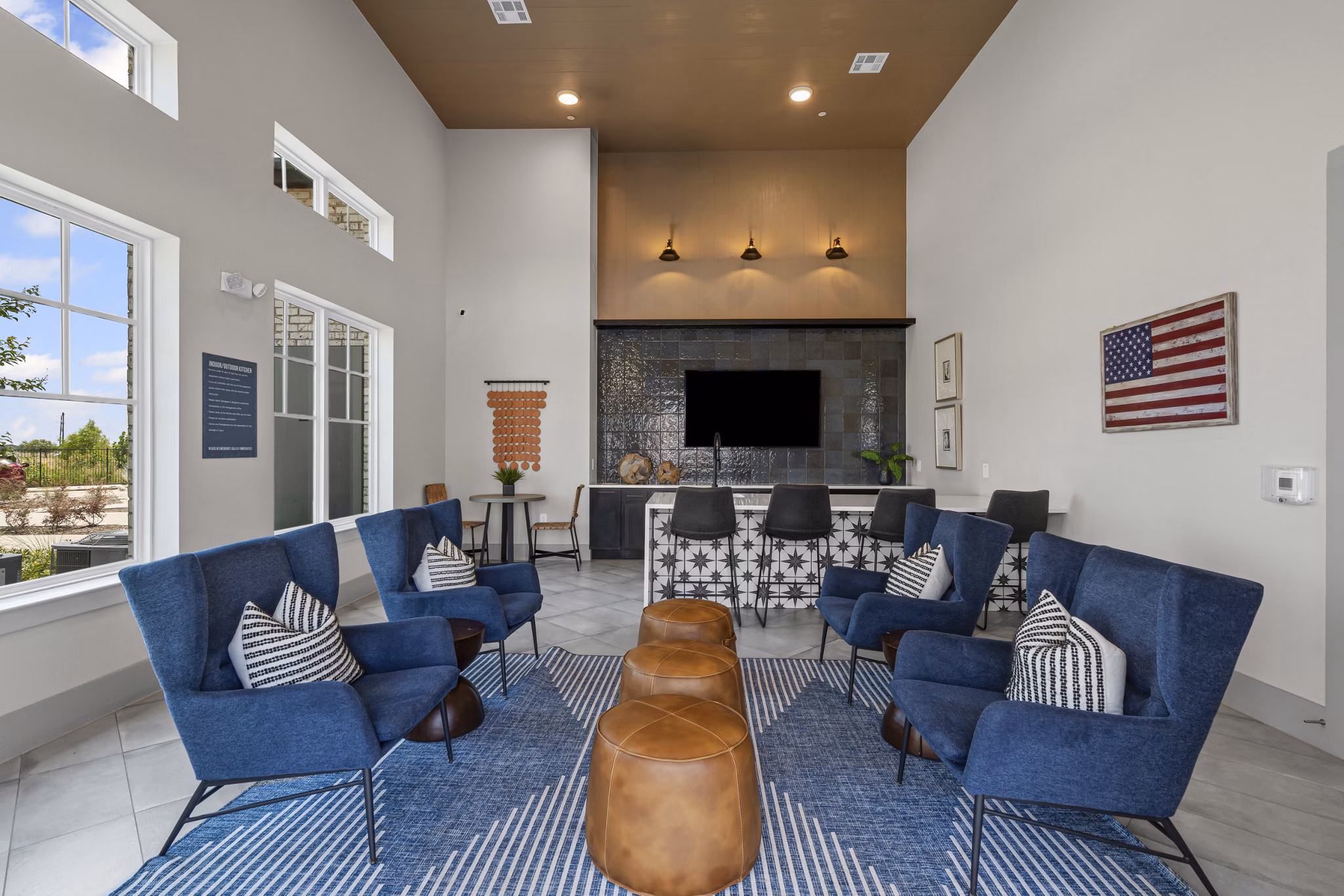clubhouse at Peak at 1385 Apartments