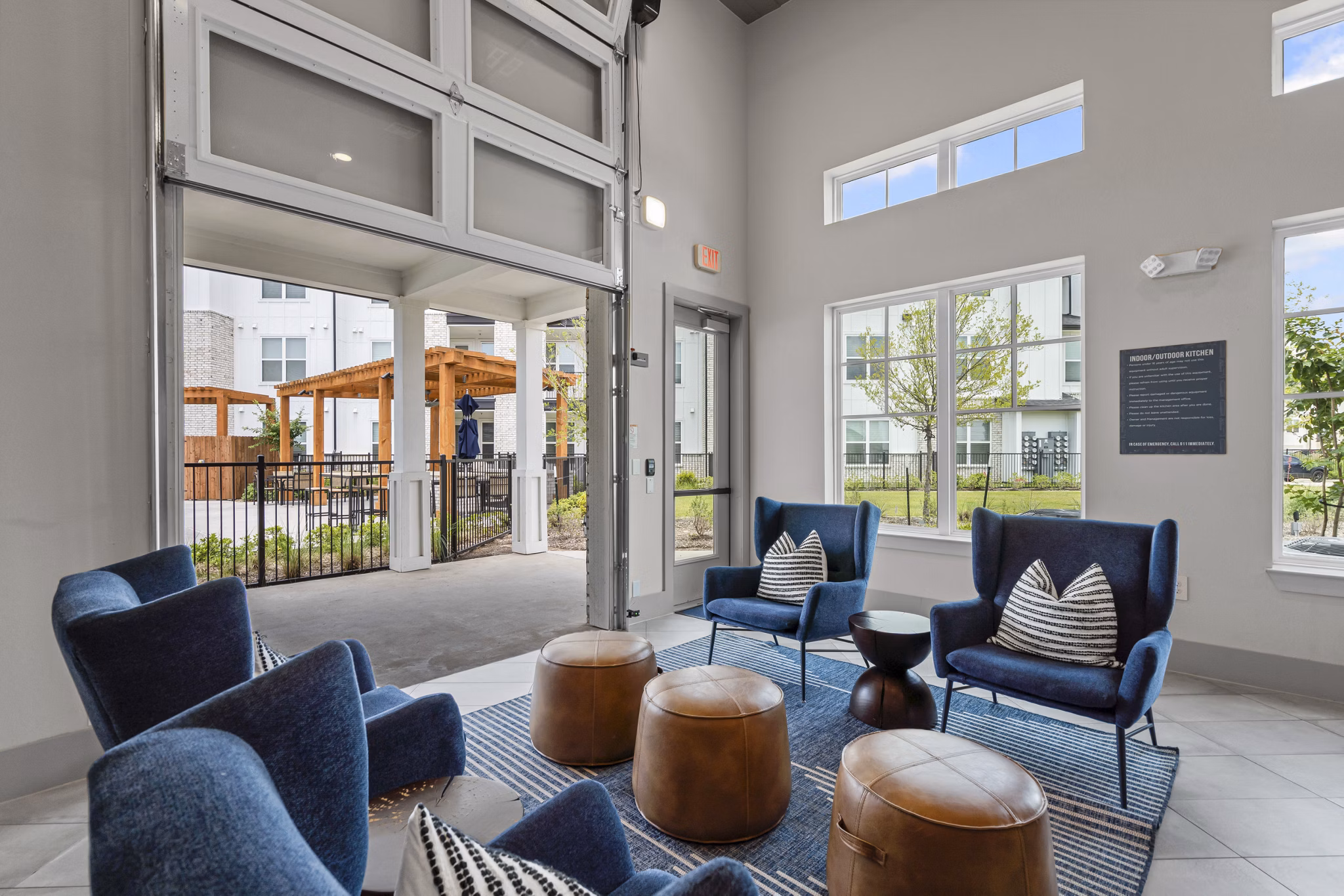 clubhouse at Peak at 1385 Apartments