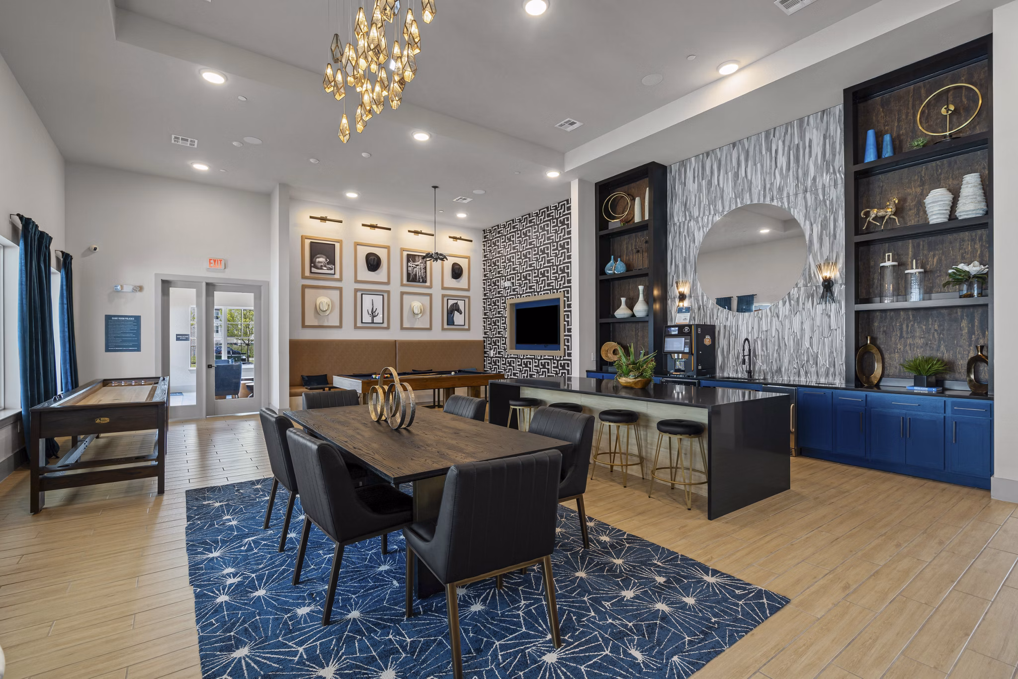 clubhouse at Peak at 1385 Apartments
