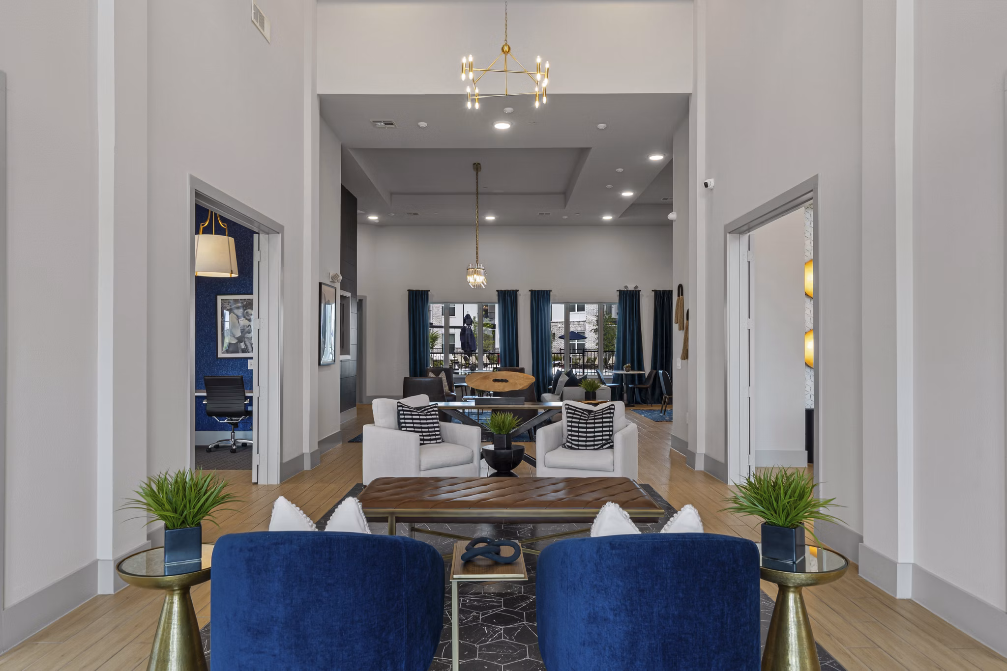 clubhouse at Peak at 1385 Apartments
