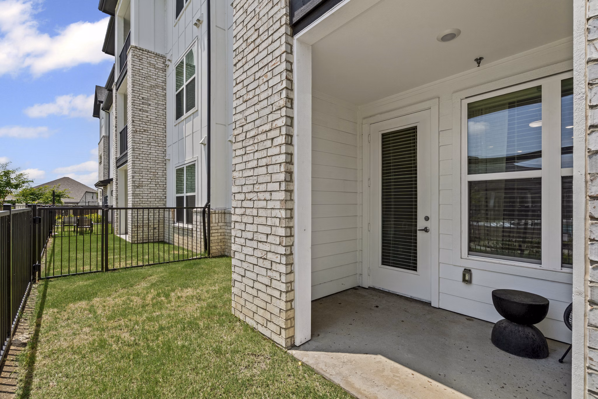 exterior at Peak at 1385 Apartments