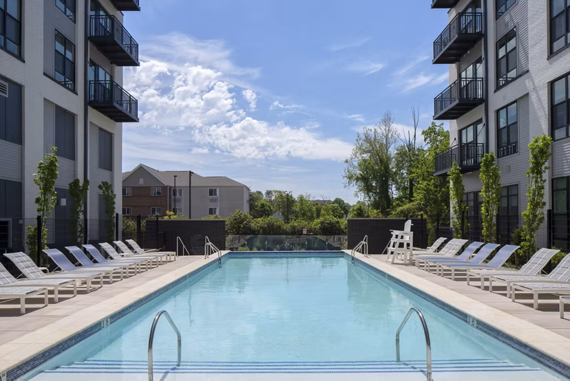 pool at Aventon Annapolis Apartments