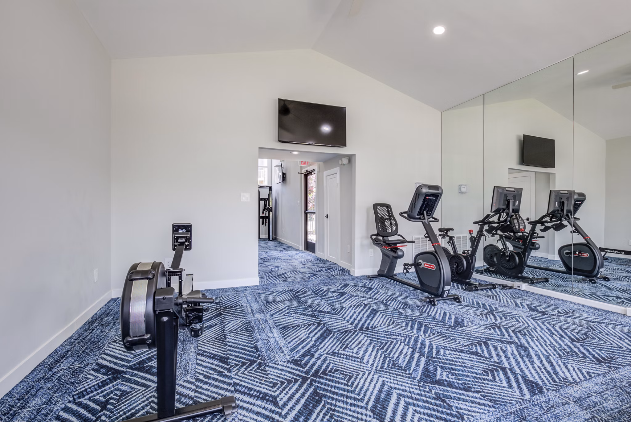 fitness center at Chase Heritage Apartments 