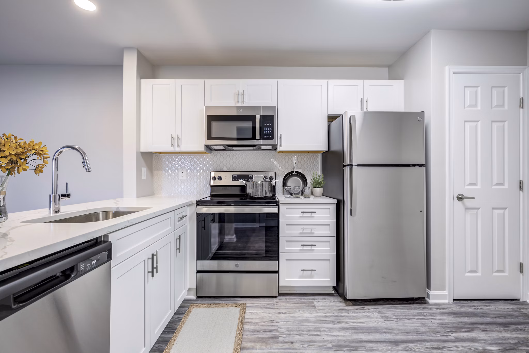 kitchen at Chase Heritage Apartments 
