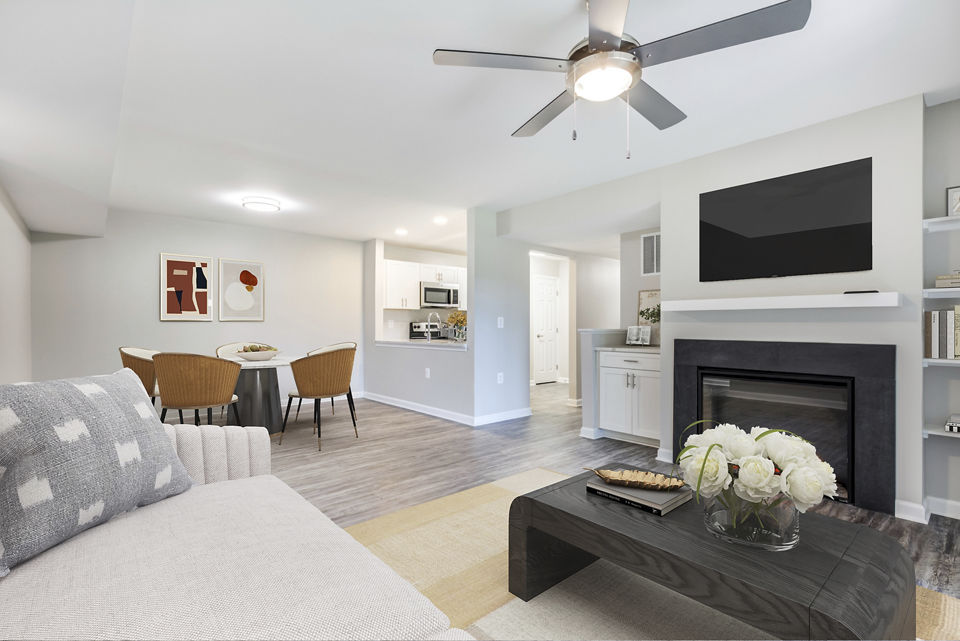 living room at Chase Heritage Apartments 