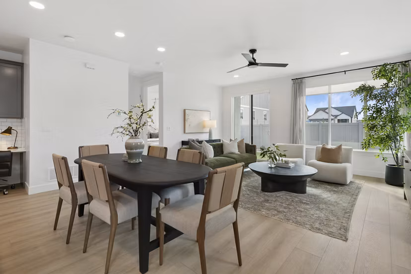 living room at Viviano at Saratoga Springs Apartments