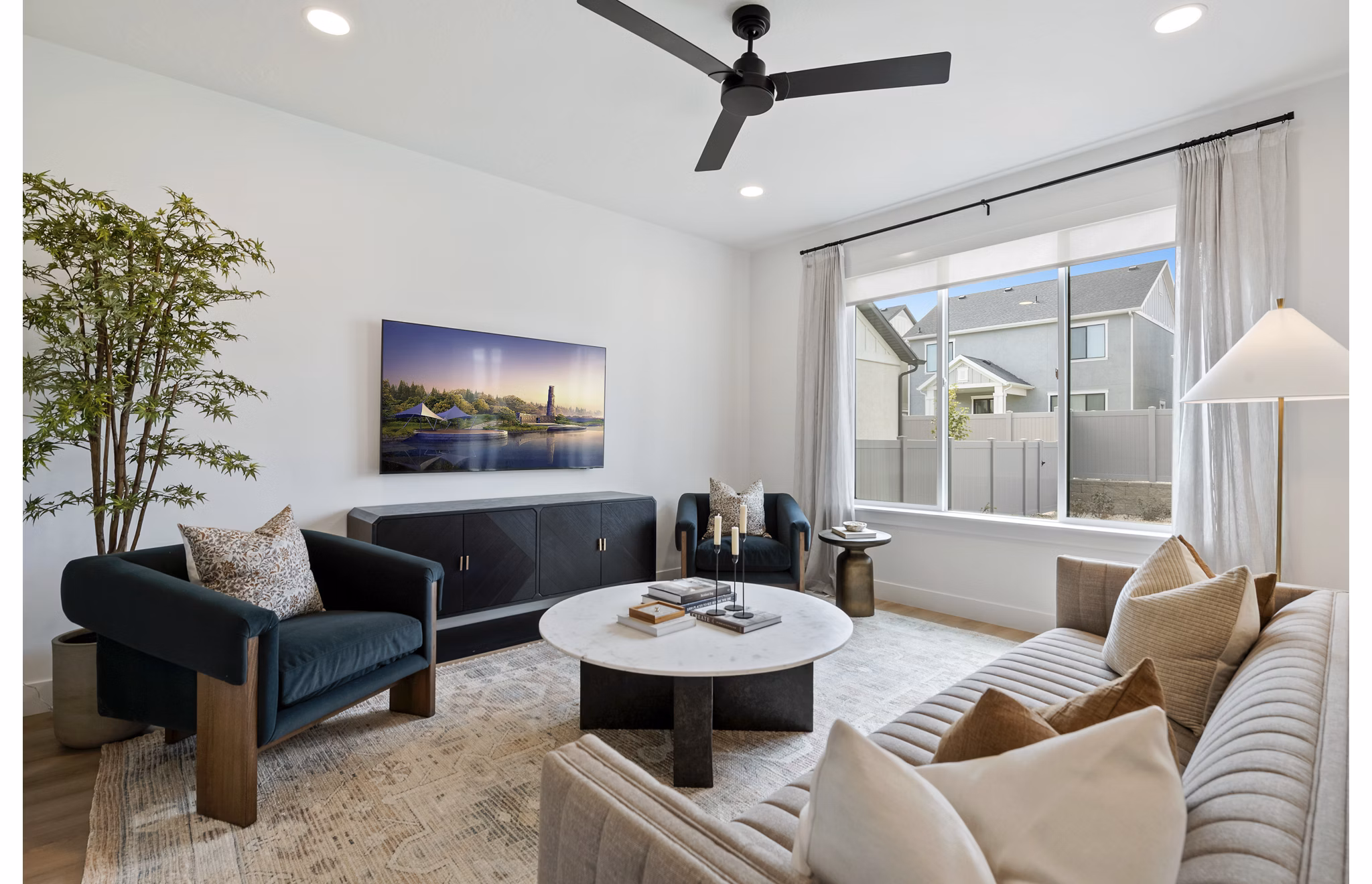 living room at Viviano at Saratoga Springs Apartments