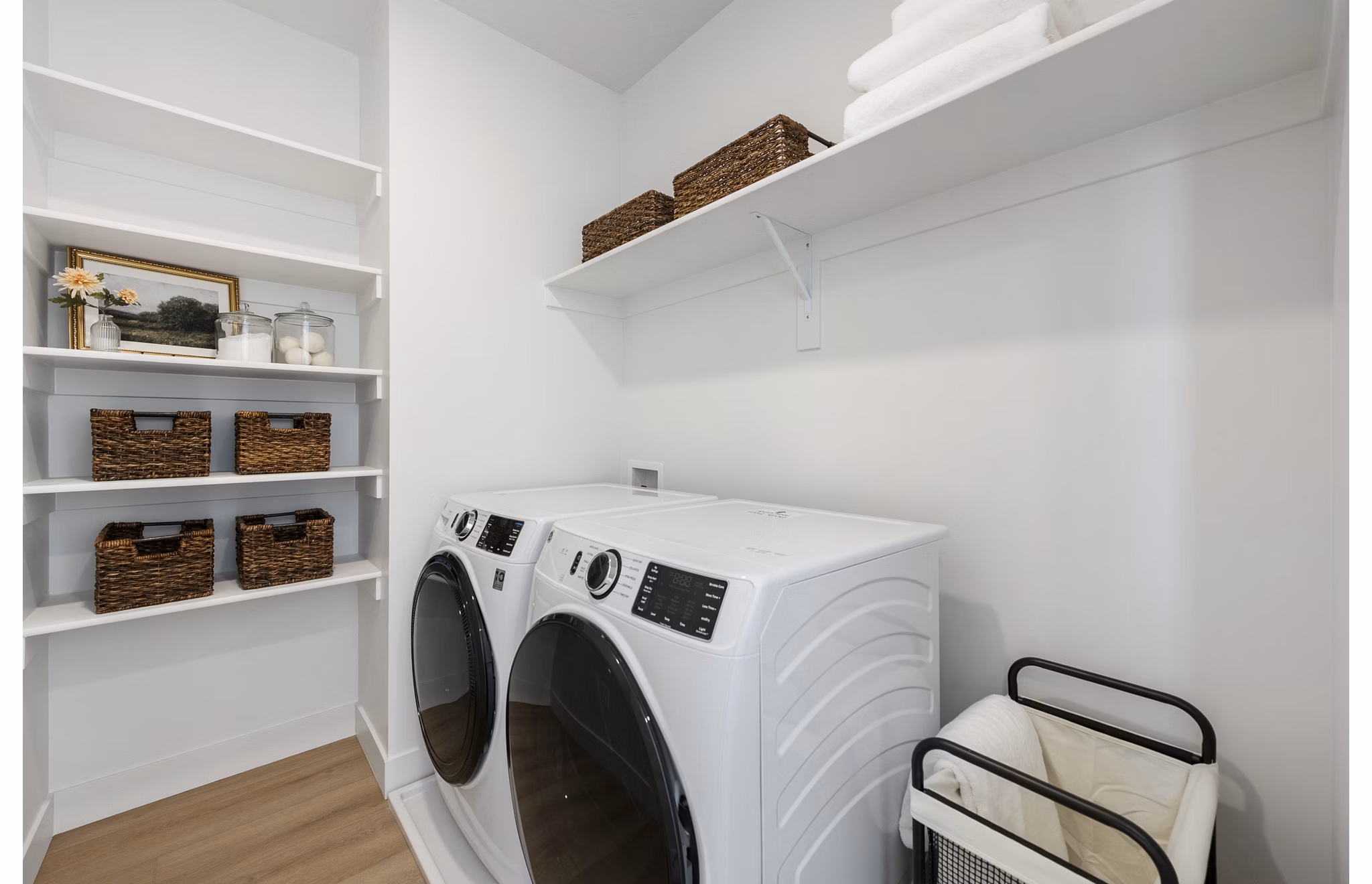 laundry room at Viviano at Saratoga Springs Apartments