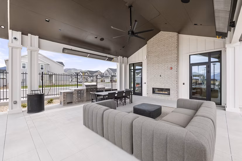 patio at Viviano at Saratoga Springs Apartments
