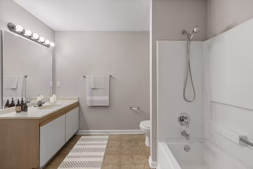 bathroom at Heritage Apartments 
